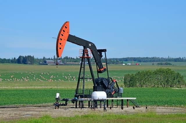 Oil Prices on the Rise: Tight Supply vs. Expected Rate Hikes
